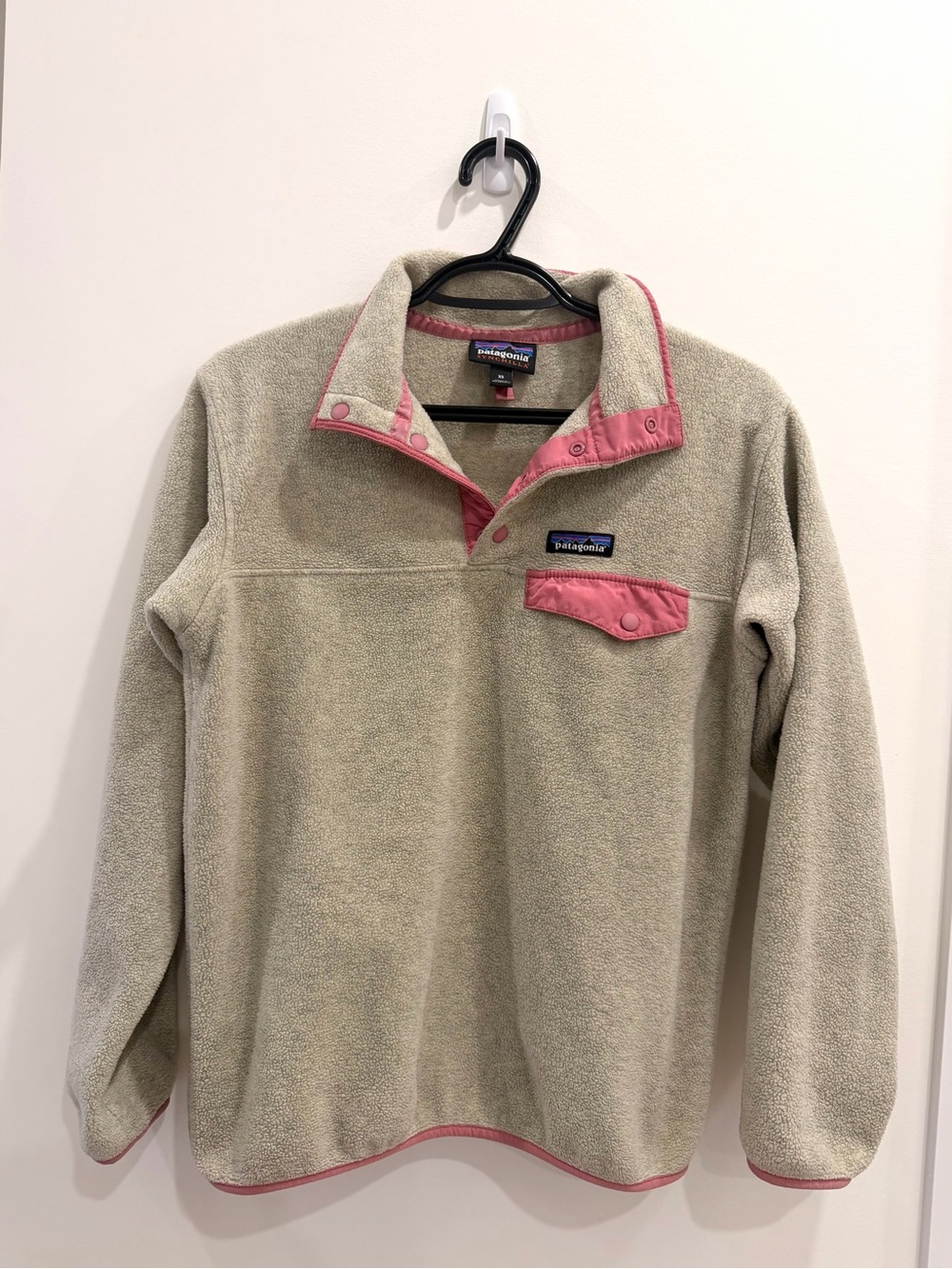 Patagonia Lightweight Synchilla Snap-T Fleece Pullover – Oatmeal & Pink XS